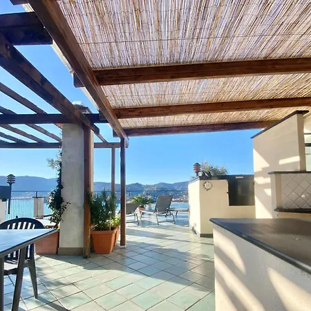 Welcome Riviera-paradiso 12-parking 2,25 Meters Wide-vista Mare Stupenda-balcone Con Vista Meravigliosa-terrazza Sovrastante Di 70 Mq Esterna- Διαμέρισμα Ραπάλο