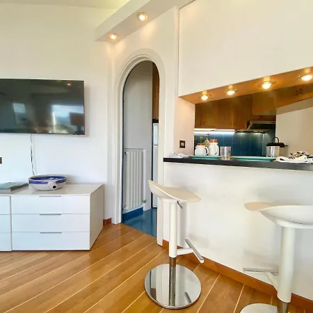 아파트 Welcome Riviera - Paradiso 12-ultimo Restauro Nel 2025-vista Mare Stupenda-balcone Con Vista Meravigliosa Piu' Terrazza Sovrastante Di 70 Mq Esterna- Parking 2,25 Meters Wide