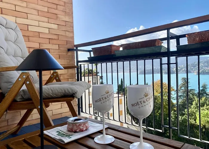 Welcome Riviera-paradiso 12-parking 2,25 Meters Wide-vista Mare Stupenda-balcone Con Vista Meravigliosa-terrazza Sovrastante Di 70 Mq Esterna- Apartmán Rapallo